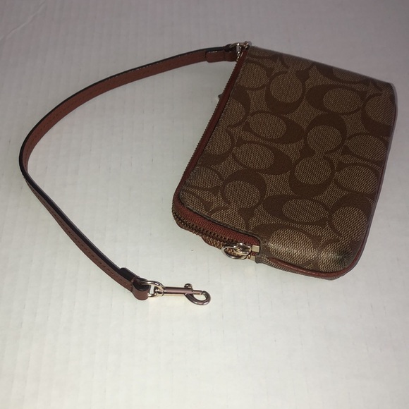 Coach Wallet Wrislet - Picture 8 of 13